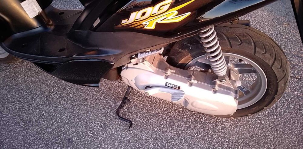 Scooter Yamaha Jog 50 cm3   2 T impecável  de tudo.Nunca caí