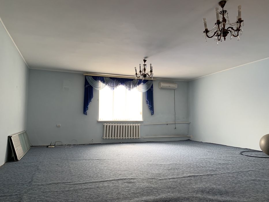 Продаж будинку , центр Гайсина, гараж, підвал, літня кухня, є торг