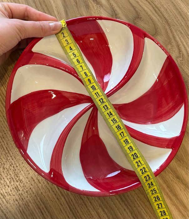 Тарілка яскрава святкова новорічна у святковому стилі у формі цукерки