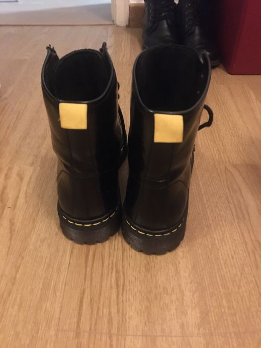 Botas Pretas estilo doc martens