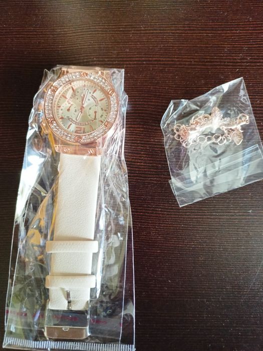 Mix zegarków z bransoletkami nowe