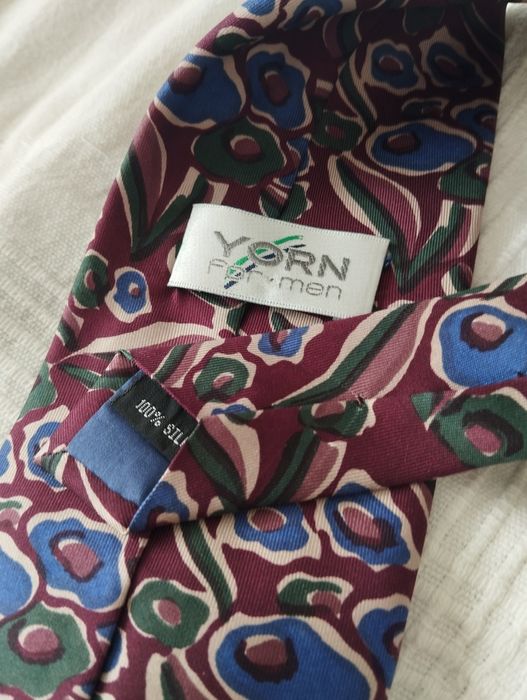 Męski jedwabny krawat 100% silk, kolorowy, burgundowy w kwiaty, śliwko