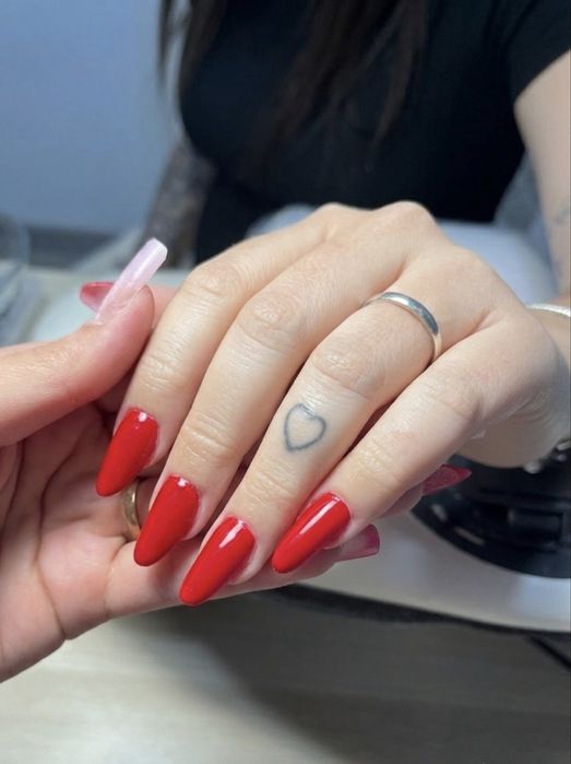 Pestanas, unhas, sobrancelhas