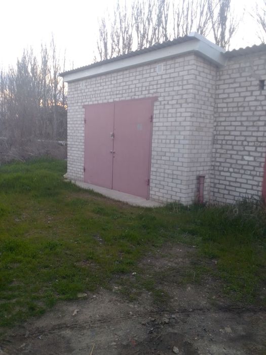 Продам гараж капітальний.