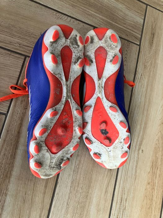 Dziecięce buty korki do piłki nożnej Adidas Predator 36 2/3