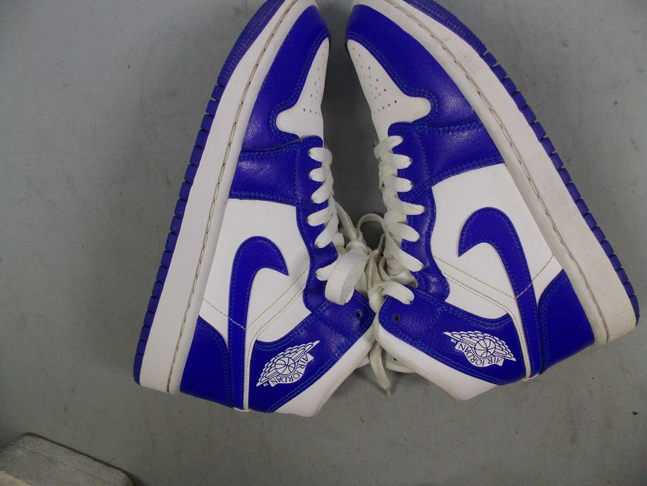 Air Jordan 1 Mid Kentucky Blue