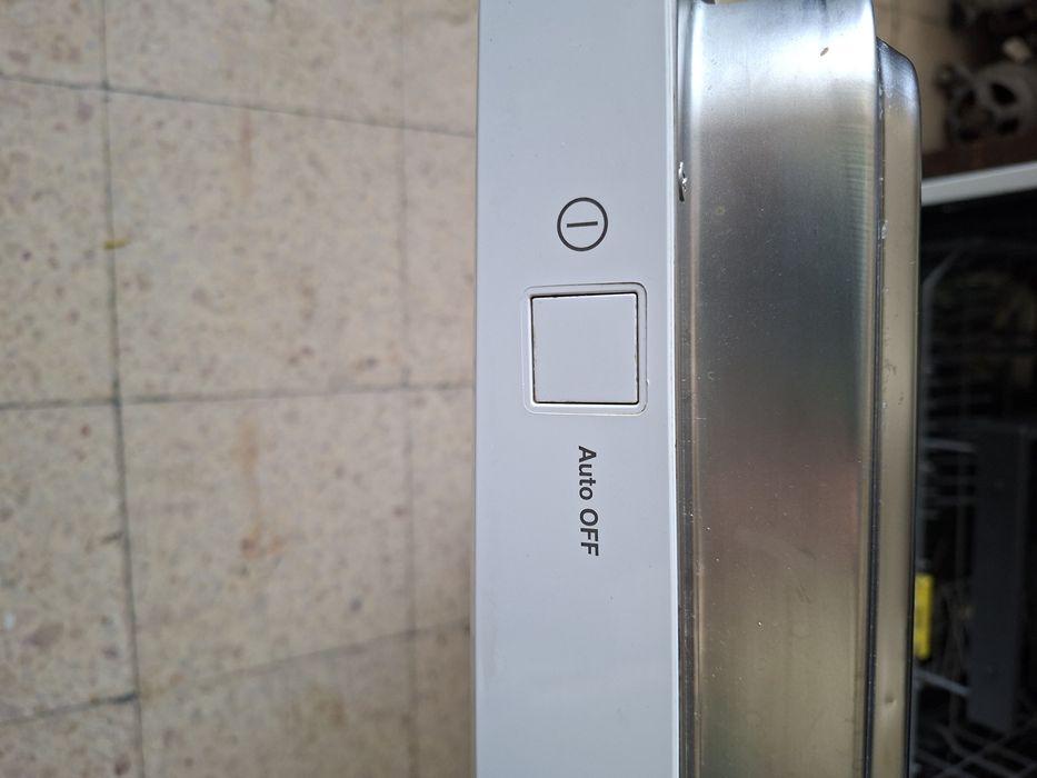 Máquina lavar loiça zanussi