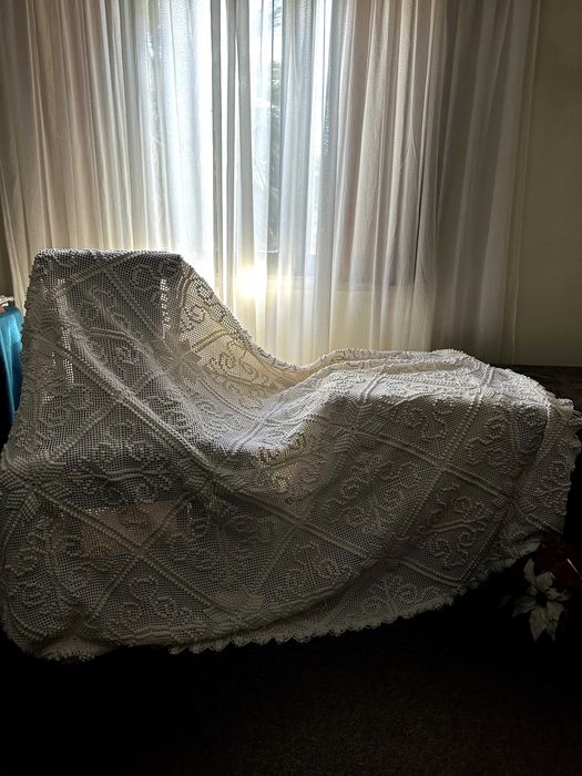 Colcha em croché feito à mão. 3x2 metros. Peça com detalhe incrível.