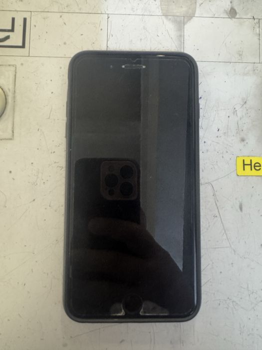 Продам iPhone 7 Plus
