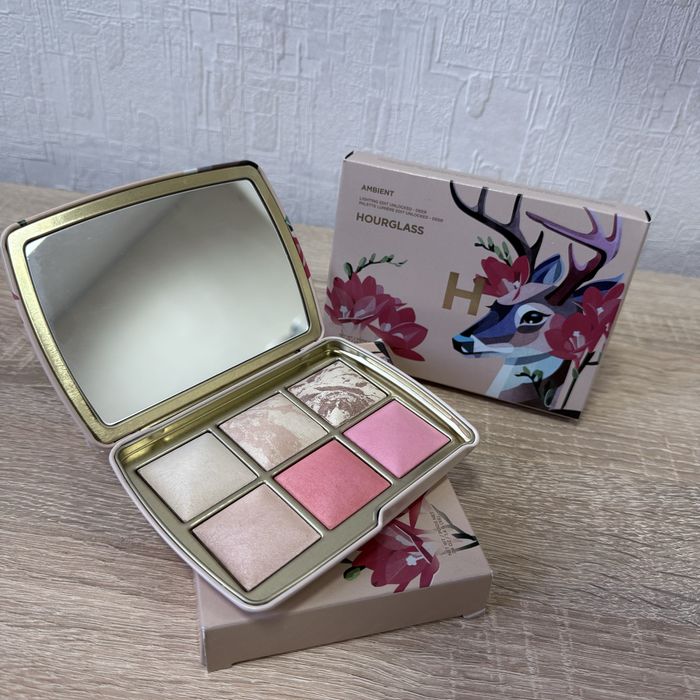 В наявності ! Палетка Hourglass Лебідь Лисиця Олень