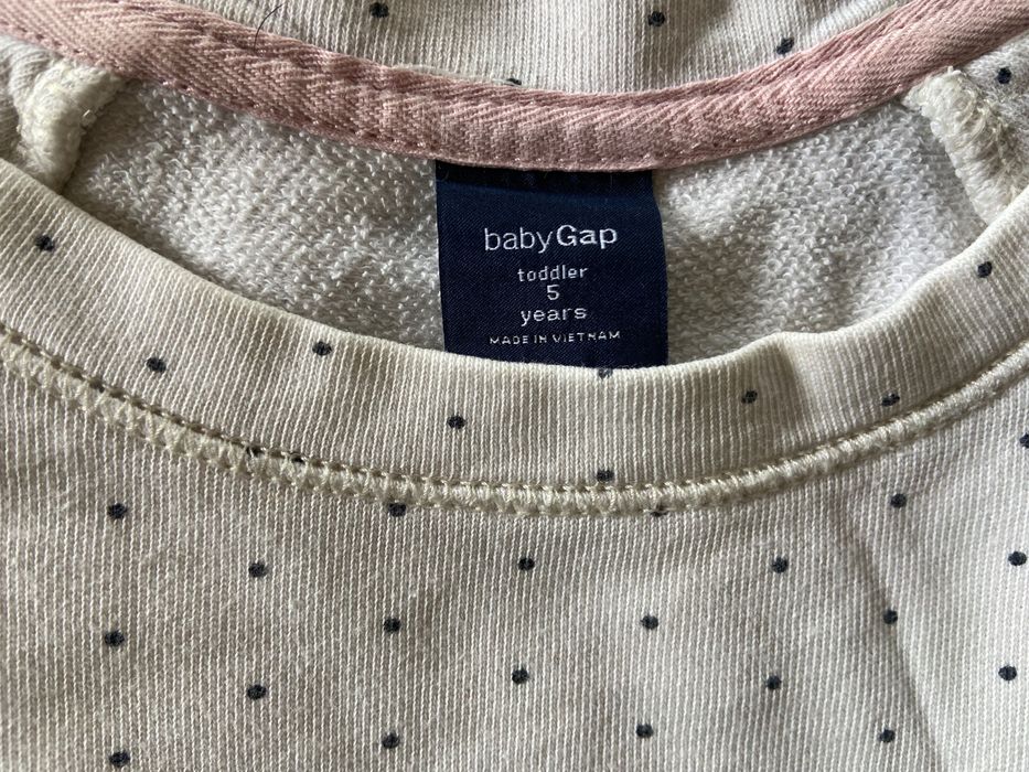 Roupas GAP 5-7 dois blusas e um vestido