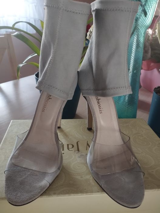 Sprzedam buty na obcasie