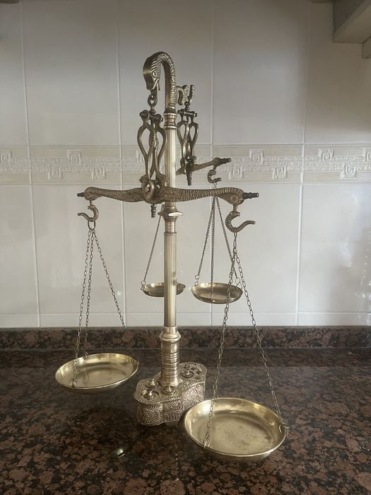 Balança de 4 pratos