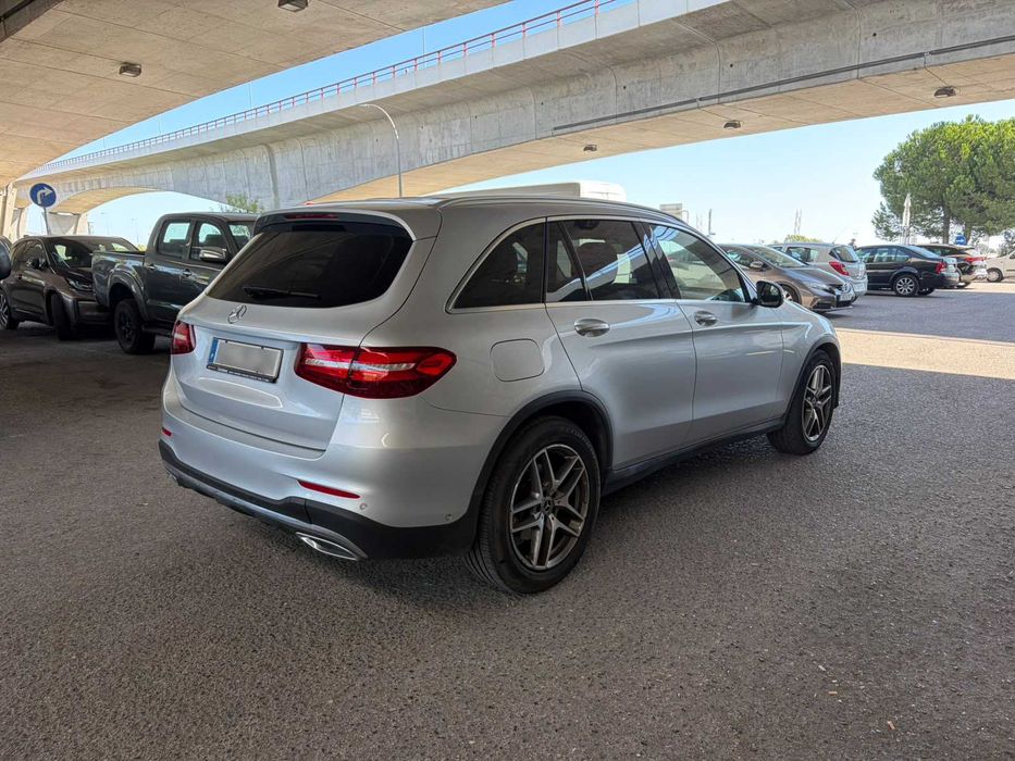 Mercedes-Benz GLC 220d 4 Matic - AMG Line - Jantes de 19" Polegadas. — photo 3