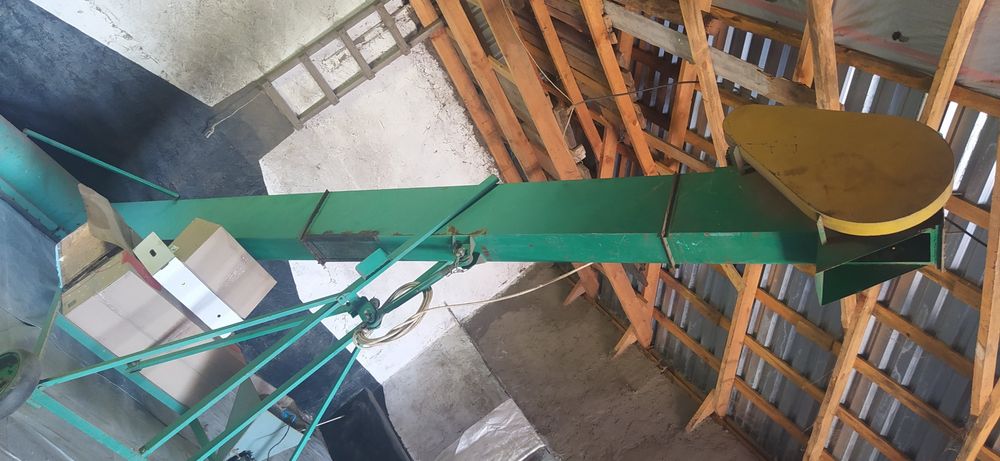 Зерно-погрузчик шнек+шкребок.