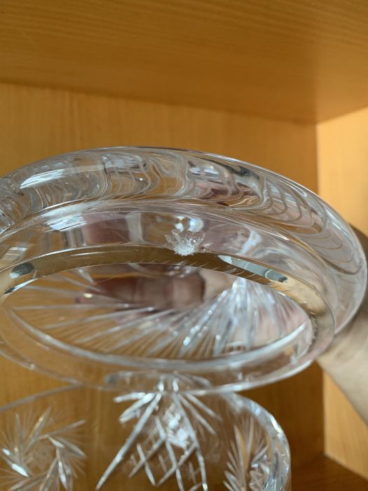 Bomboneira com pé em metal