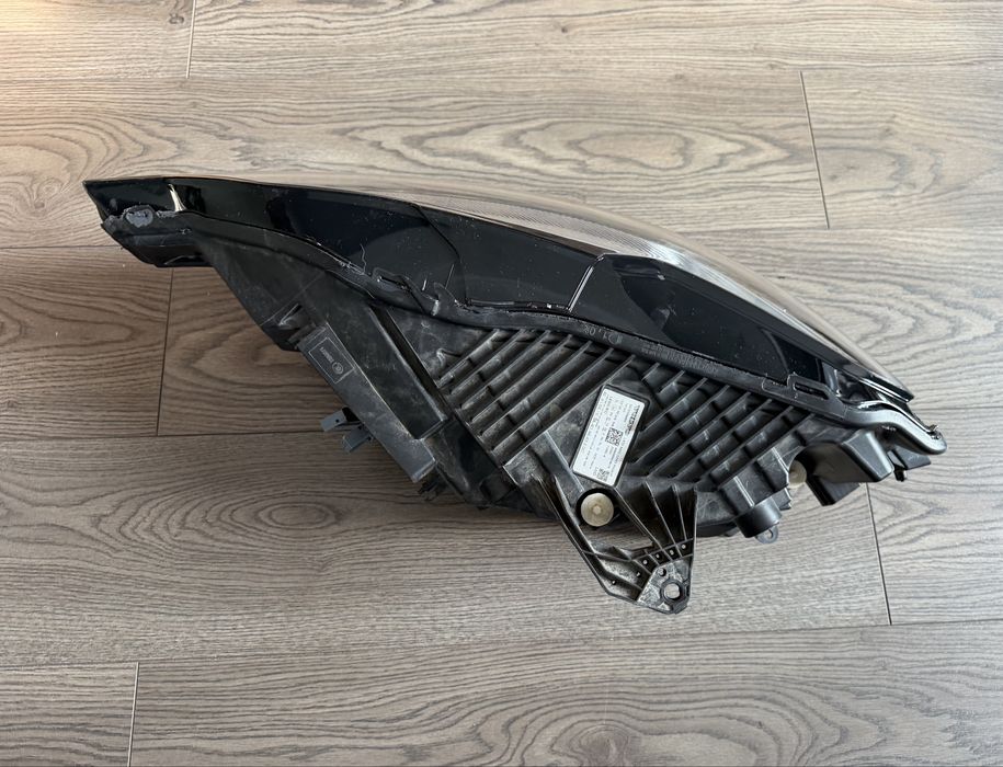 Фара права Volvo xc60 2 рестайлінг