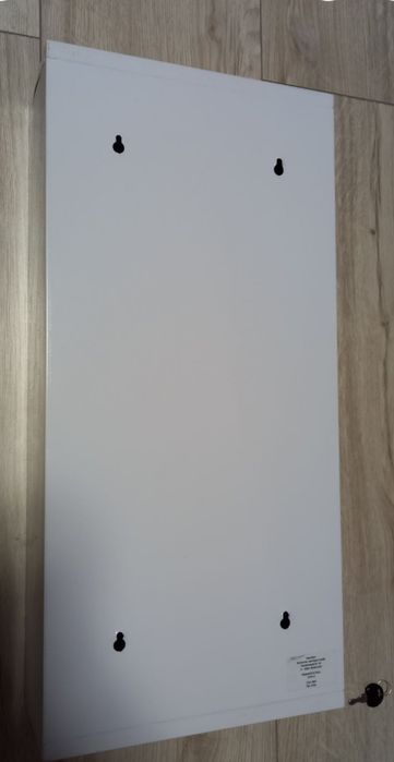 Apteczka z półkami, szafka metalowa