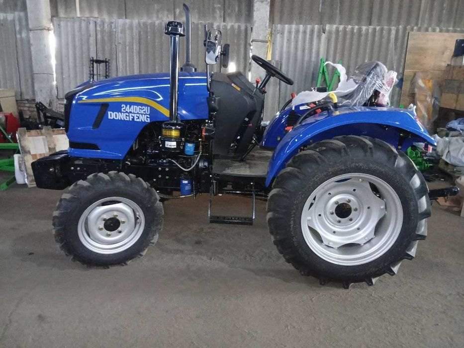 Мінітрактор DongFeng 244 DG2U 4х4 24 к.с. Комплект масел Гарантія2р