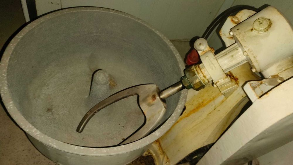 maquina rotativa de amassar  400€