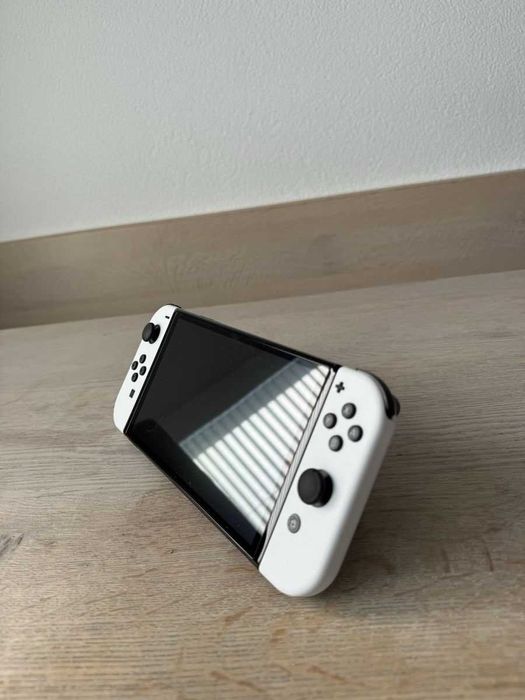 Nintendo Switch OLED Biały z akcesoriami