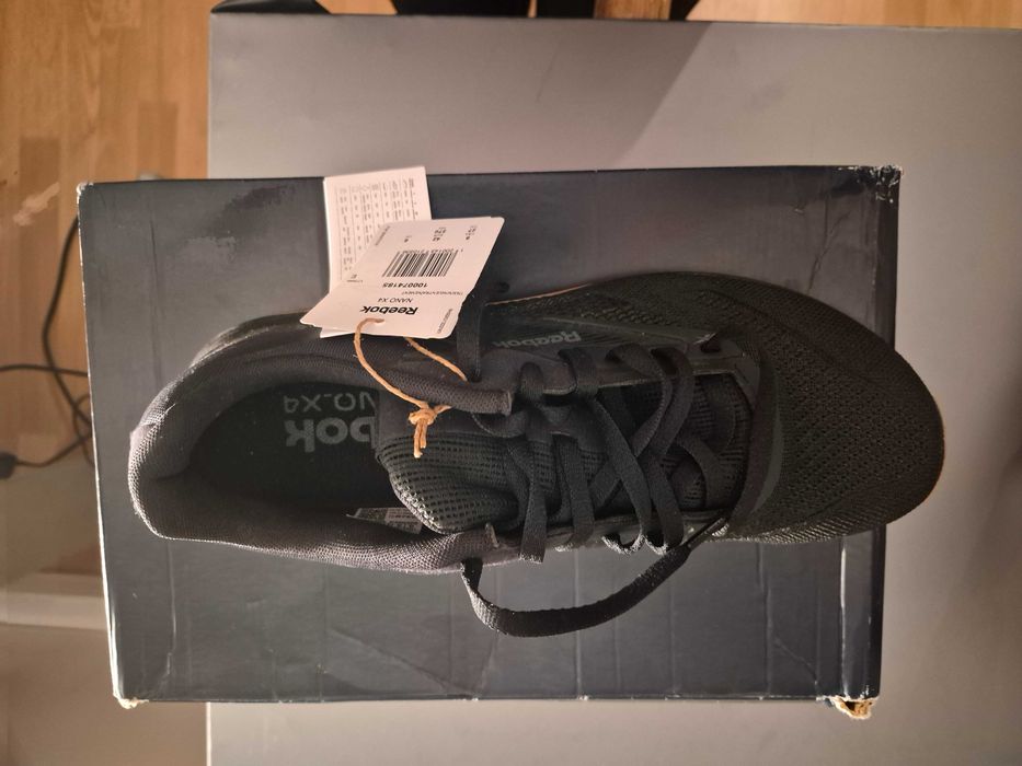 Ténis Reebok Nano X4 – Tamanho 42 – Novos