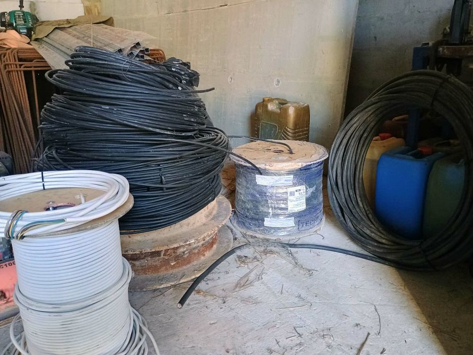 Kable elektryczne 4x1.5 / 3x2.5 / 3x1.5 / 3x2.5 / 5x10