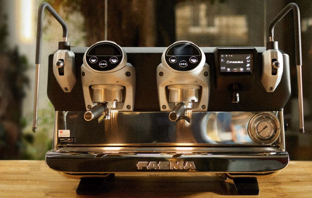 Професійна кавомашина Faema e71 GTI