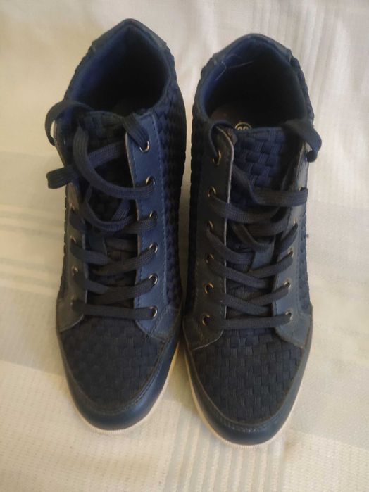 Віддам взуття, кактуси, інше