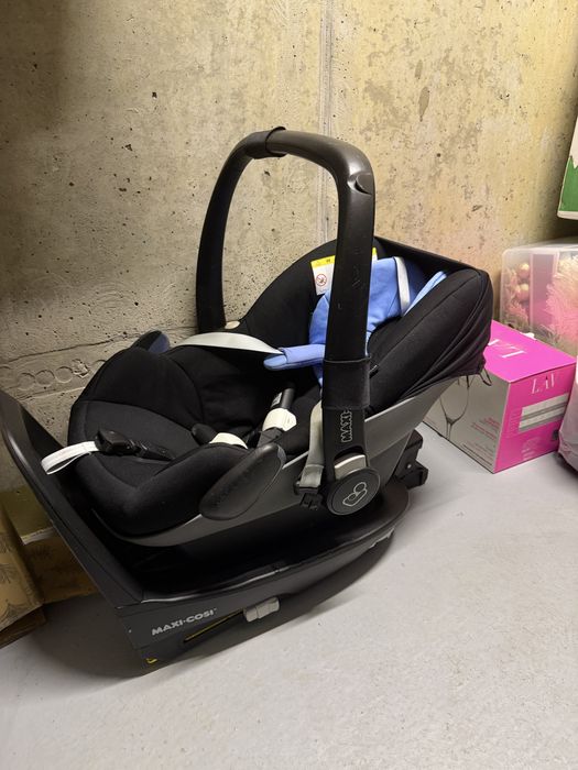 Автокрісло Maxi-Cosi з базою Isofix