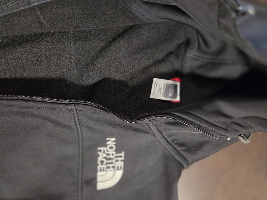 Casaco Softshell The North Face Preto com Capuz - Tam. M/L (Como Novo)