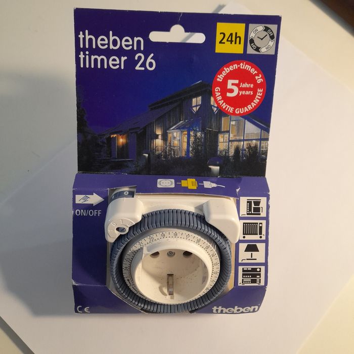 Tomada com relogio e sensor