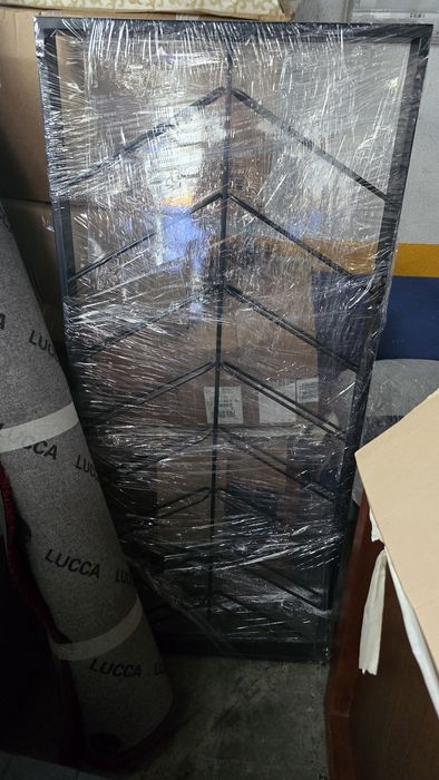 Maravilhosa Garrafeira de parede tubular metal