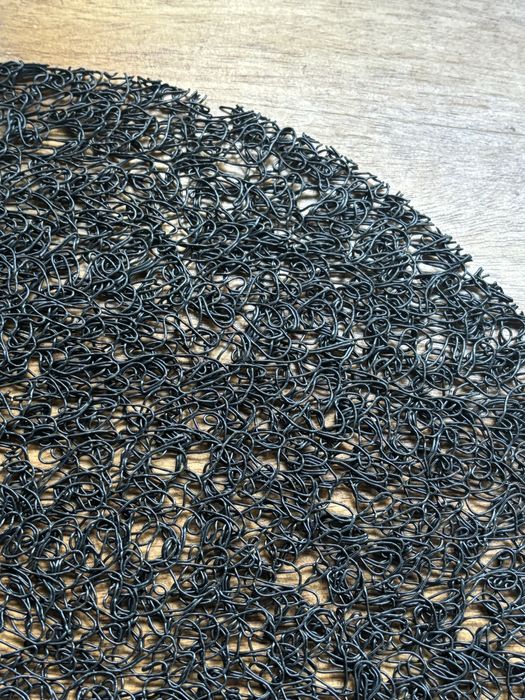 Individuais pretos, com textura. 10 unidades