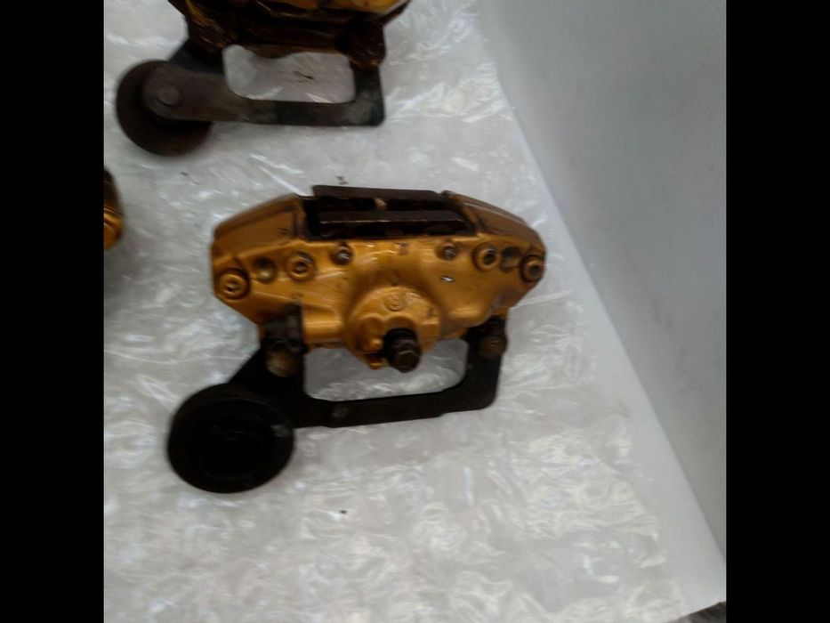Zaciski Brembo STI złote Subaru