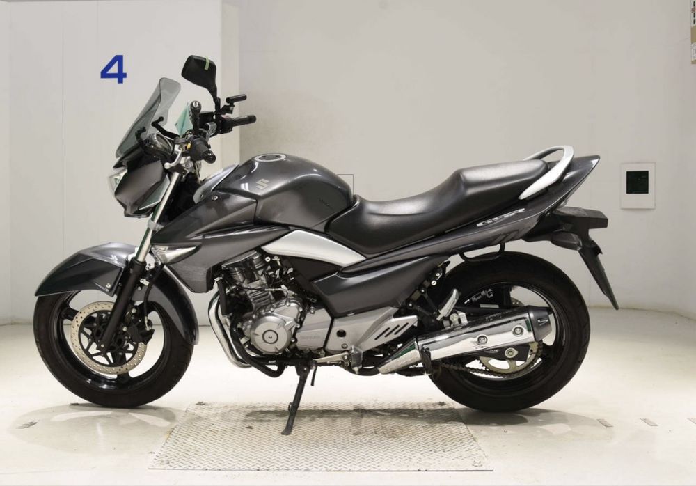 Сузуки SUZUKI GSR 250