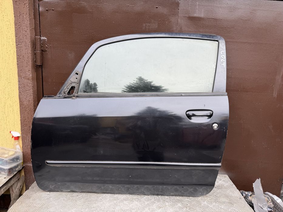 Дверь водителя Митсубиси кольт 08 mitsubishi colt