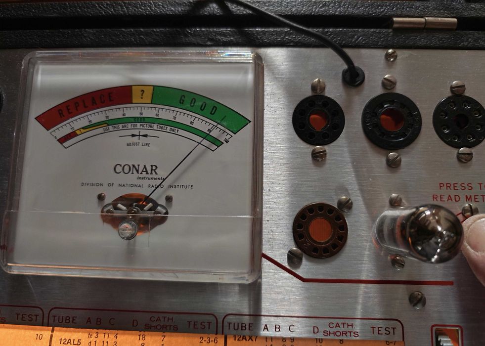 Mesa Boogie V-Twin V-2 Tube Preamp Pedal Version 2, Lampy MESA !!!