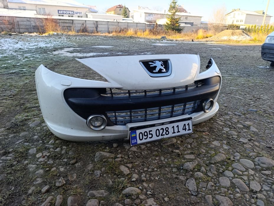 Бампер Peugeot 207 Пежо 207 бампер 2008 року випуску
