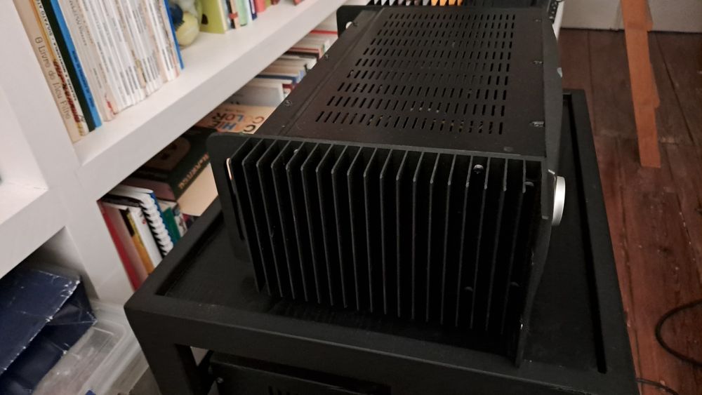 Amplificador de potência Alesis RA500 em muito bom estado
