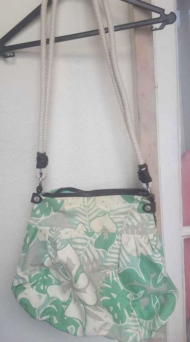 Mala Quebramar Accessories (10€) / + Bolsa a Condizer (5€)
