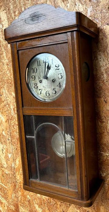 Relógio de sala antigo, avariado