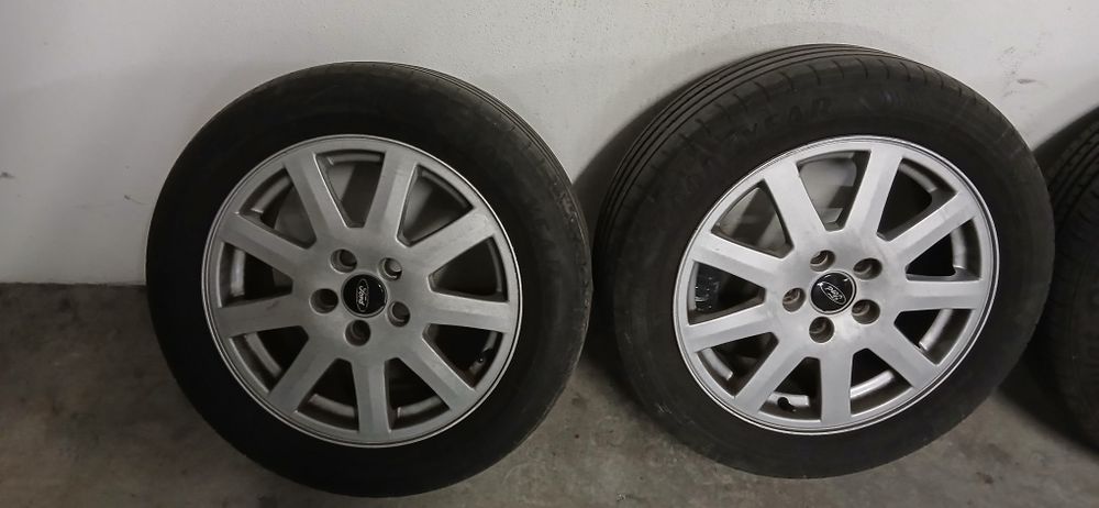 4 jantes 16 para Ford (pneu 205/55 R16)

Na foto estão com alg