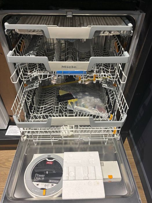 Посудомийна машина  Miele G7360