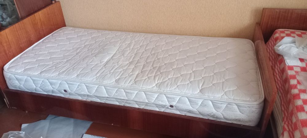 Два ліжка 194 на 97 з матрасами