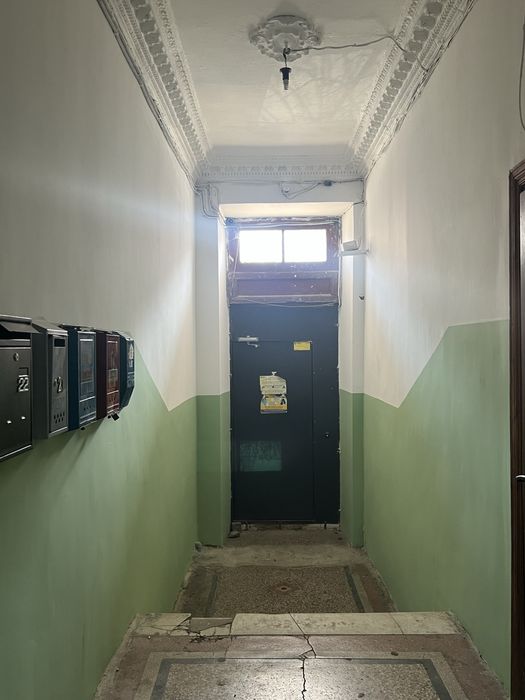 Продам 3-х комнатную квартиру в центре города.