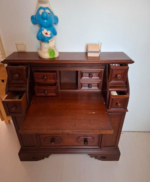 Sekretarzyk z drewna
