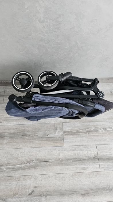 Прогулянкова коляска / візок Kinderkraft Indi.