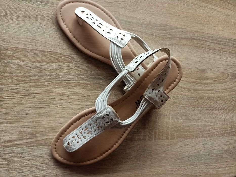 Sandałki damskie białe rozm 40