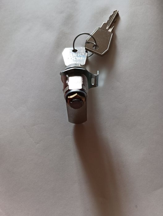 Замок!  для шкафчиків, металевих та дерев'яних, почтових ящіків .